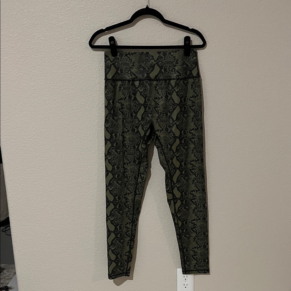 BuffBunny Collection Rebel Legging Green Snake Bite XL Like New